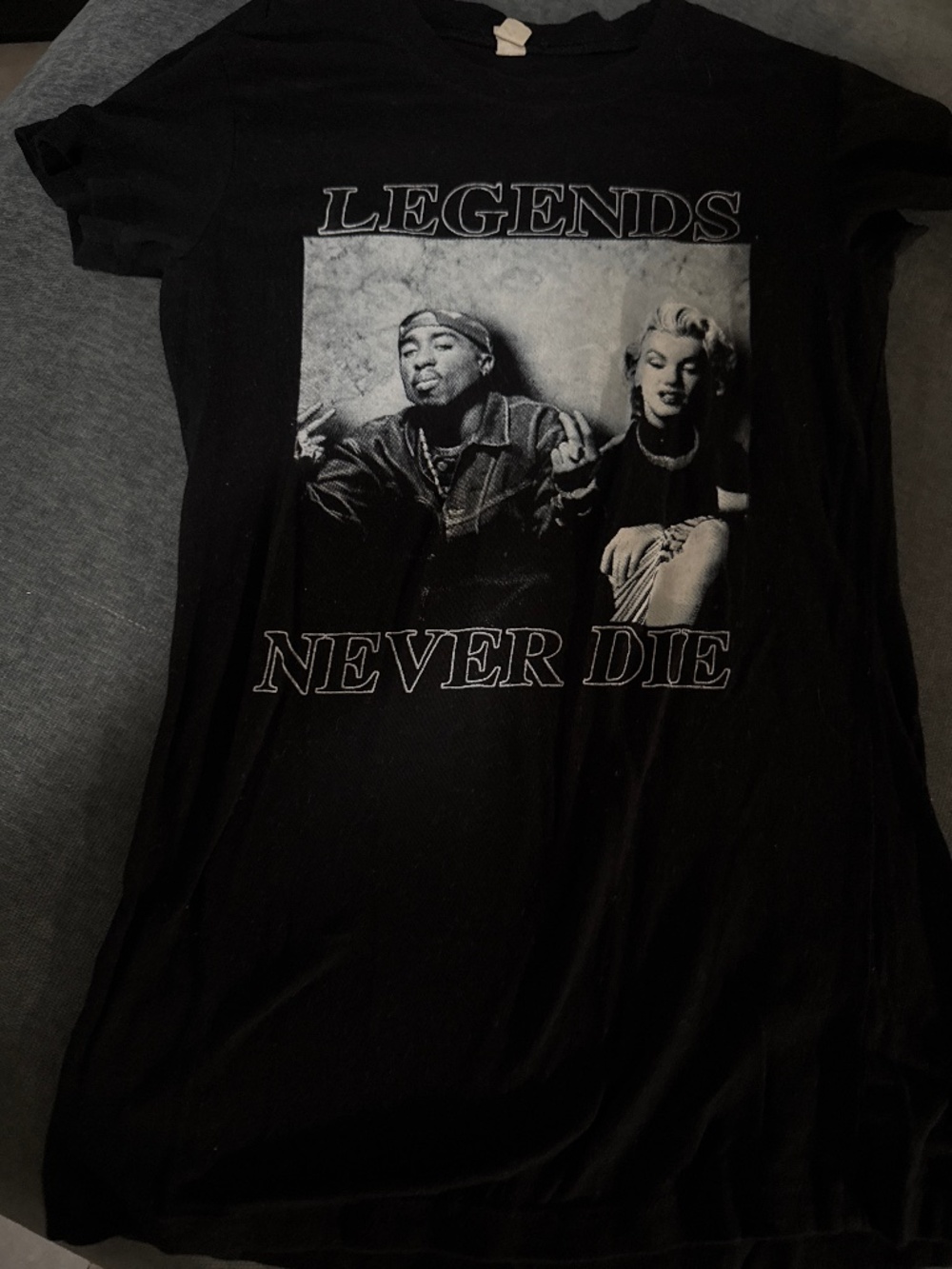 Black graphic tee size small - Marilyn and Tupac